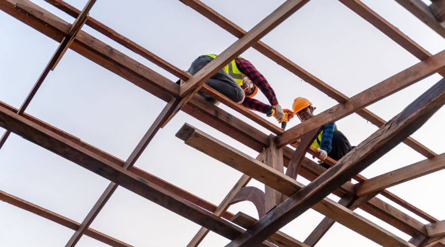Expert new roof installation services in Hoskinston, KY